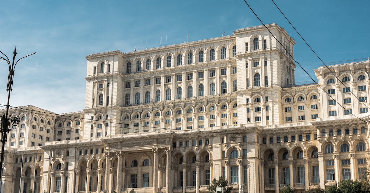 Cade il governo in Romania: 281 voti contro Bolojan, record storico