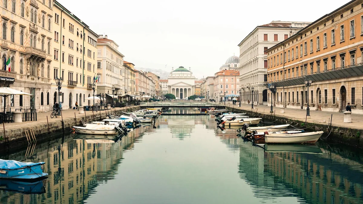 Piccola Parigi a Trieste: il borgo bohemien che piaceva a Bardot