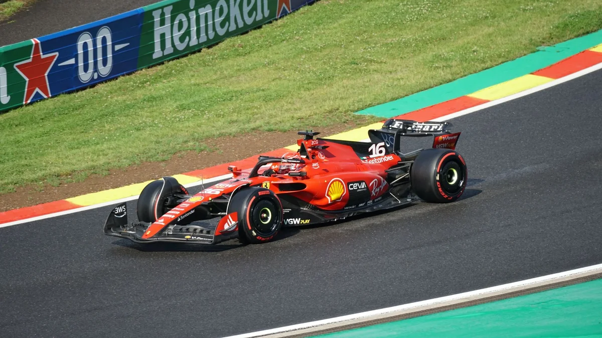 Hamilton vince a Barcellona: prima vittoria con la Ferrari