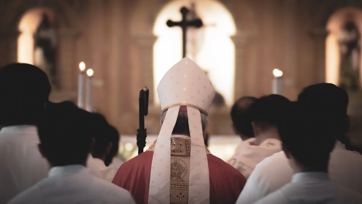Lefebvriani, e' scisma: consacrati 4 vescovi senza il Papa