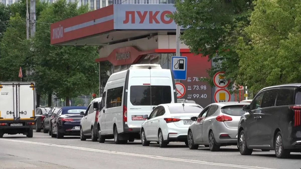 Russia, crisi del carburante: razionamenti in meta' del Paese