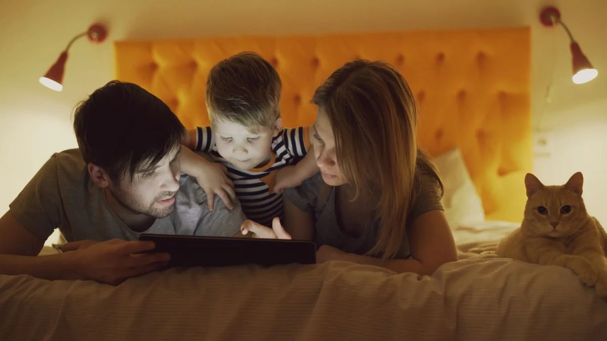 Schermi e bambini: aiutano lo sviluppo? Conta una cosa sola
