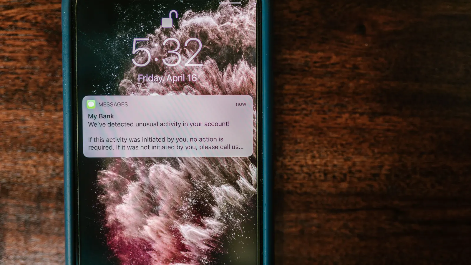 Truffa SMS Nexi: quello vero non ti fa chiamare nessuno