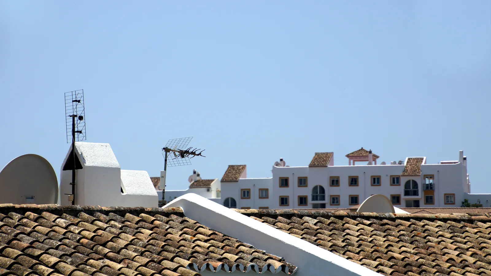 Vedere la TV senza antenna: cosa funziona e cosa perdi